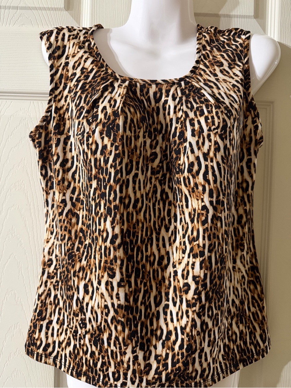 Sleeveless Leopard Print Tank Top